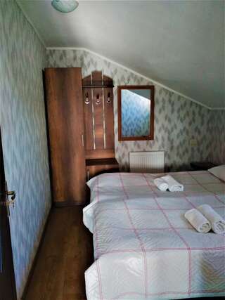 Гостевой дом Old Street Ахалцихе Стандартный двухместный номер с 2 отдельными кроватями и общей ванной комнатой-10